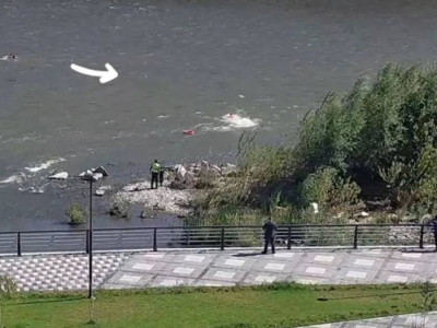 Үлбі өзенінде ана мен бала суға ағып кете жаздады
