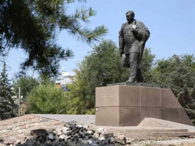 Алматыдағы Қаныш Сәтпаевтың ескерткіші көшіріледі