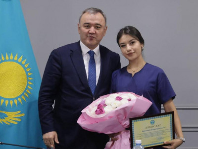 Бүтін бір отбасыны өрттен құтқарған жедел жәрдем бригадасы марапатталды