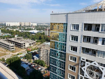 Алматылық бойжеткен көпқабатты үйден секіріп қайтыс болды