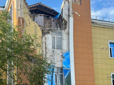 Қарағандыда төрт қабатты ғимараттың бір бөлігі құлап, 15 адам эвакуацияланды
