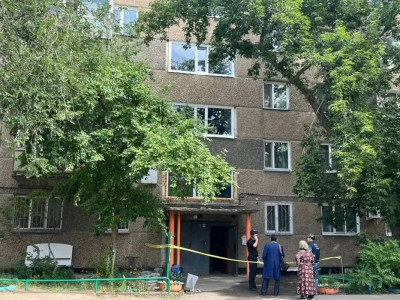 Павлодарда әйел екі баласын лақтырып, соңынан өзі секірген: Дәрігерлер олардың жағдайы туралы айтты