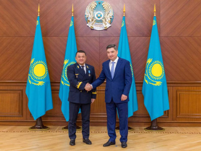 Олжас Бектенов Президент атынан көлік саласының қызметкерлеріне мемлекеттік наградалар табыстады