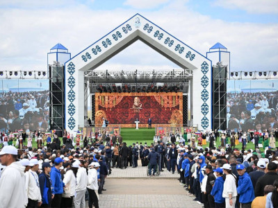 "Абай – әлемдік деңгейдегі тұлға": Президенттің 180 жылдық мерейтойға арналған құттықтауын Сенат Төрағасы оқыды