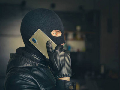 Қостанайда жасөспірімдер WhatsApp аккаунттарын алаяқтарға сатқан