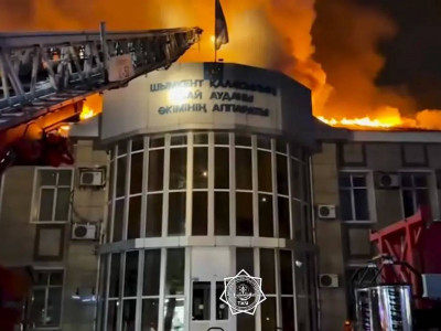 Шымкентте әкімдік ғимараты өртке оранды