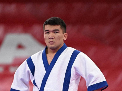 Жұмажан Қожамбеков әлем чемпионатында өзбек балуанын ұтып, жеңімпаз атанды (ВИДЕО)