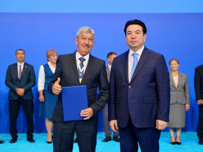Тамыз конференциясында алғаш рет еңбек адамдары марапатталды