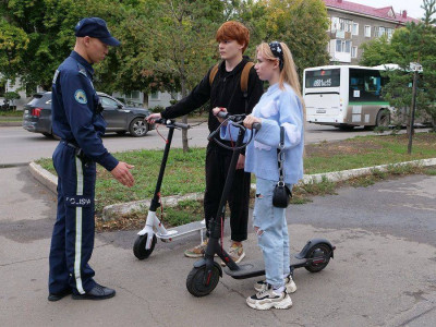 Полиция электрлі самокат мінетіндерге үндеу жасады