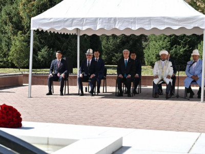 Президент жазушы Шыңғыс Айтматовтың рухына Құран бағыштады
