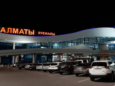 Алматы әуежайында ер адам өзіне қол салмақ болды