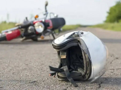 Қарағандыда мотоцикл жүргізушісі жол апатынан қаза тапты