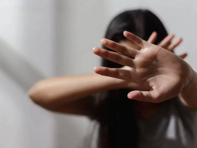 Үндістанда мылқау қызды полиция бөлімшесінің алдында зорлап кеткен