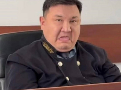 Берденов сотында тілін шығарған судьяға қатысты шешім шықты