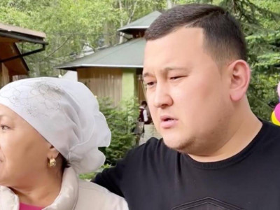«Басын кесіп алып қалған»: әзілкеш Елдостың анасы сұмдық жайтты айтты