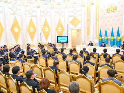 Ерлан Қарин ішкі саясат мәселелері жөнінде республикалық кеңес өткізді