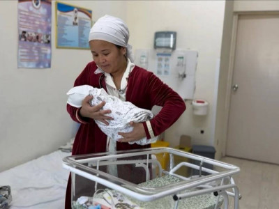 Ақтауда дәрігерлер жаңа туған сәбиден 18 сантиметр ісік алды