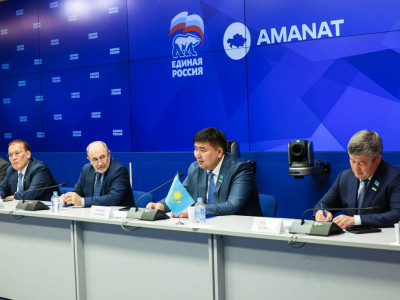 Партиялық дипломатия: «AMANAT» пен «Единая Россия» стратегиялық өзара іс-қимылды арттыруда
