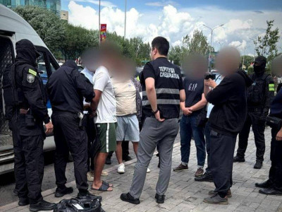 Батыс Қазақстанда интернет-алаяқтықпен айналысқан топ ұсталды