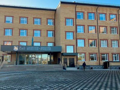 Оралда қайтарылған активтер қаражаты есебінен салынған жаңа мектеп ашылды
