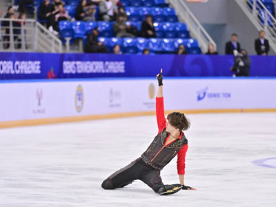 Михаил Шайдоров Денис Тенді еске алу турнирінде қысқа бағдарламаның жеңімпазы атанды