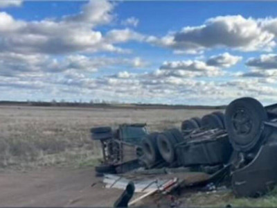 Павлодар облысында КамАЗ аударылып, жүргізуші қаза тапты