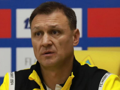 «Бөліп жару дұрыс емес»: «Қайрат» клубының бас бапкері кәсіпкерлерге ренішін айтты