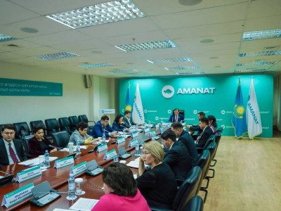 «Форумдар туралы есеп берумен шектелмеу керек»: «AMANAT»-та елдегі экосаясат мәселелері талқыланды