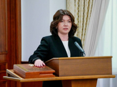 Оқу-ағарту министрі Жұлдыз Сүлейменова ант берді