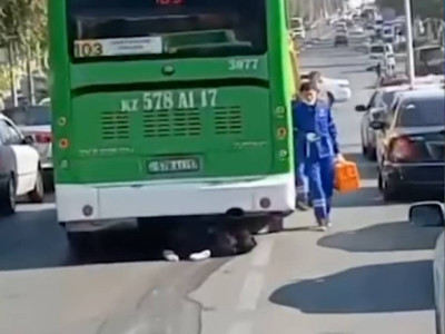 Шымкентте автобус әйелді қағып кетті