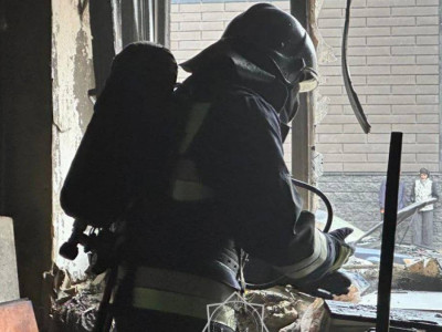 Қарағандыда өртеніп жатқан үйден 33 адам құтқарылды