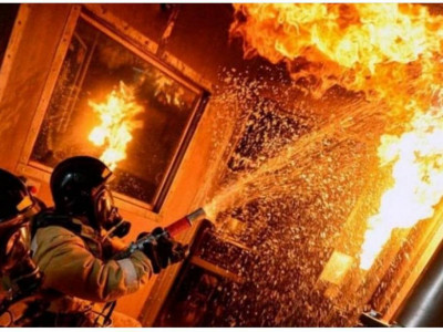 Шығыс Қазақстанда ер адам өртке оранған үйден көршісінің екі баласын аман алып шықты