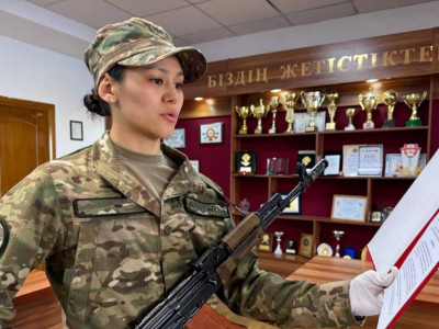 Әлем чемпионы, армия спортшысы Алуа Балқыбекова әскери ант берді