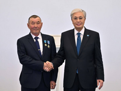 Елімізде қажырлы еңбегінің арқасында нағыз еңбек адамы атанған азаматтар өте көп – Мемлекет басшысы