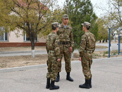 Маңғыстауда төсекке сыймаған бойшаң сарбаз елдің назарын аударды (ВИДЕО)