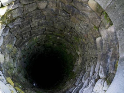 Алматы облысының тұрғыны тереңдігі 4 метр шұңқырға түсіп кеткен (ВИДЕО)