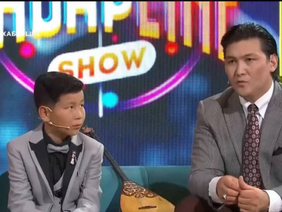 «Гастрольдік сапарымда бірге болды»: Жігер Ауыпбаев жылқышы баламен қарым-қатынасы туралы айтты