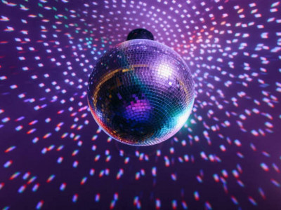 Алматыда мас жасөспірімдер түнгі клубта көңіл көтерген