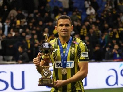 «Қайраттың» 37 жастағы футболшысы мансабын басқа қазақстандық клубта жалғастырмақ