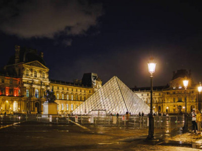 Луврды тонаған тағы бес күдікті Францияда ұсталды