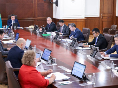 Президент тапсырмасы: Үкіметте экономикаға инвестиция тарту қарқыны қаралды
