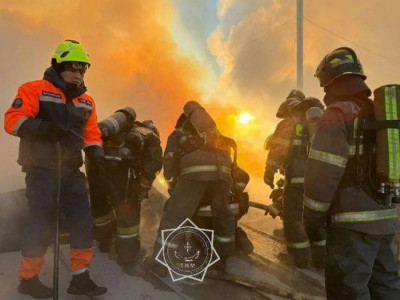 Көкшетауда жылу трассасының қаптамасы өртенді