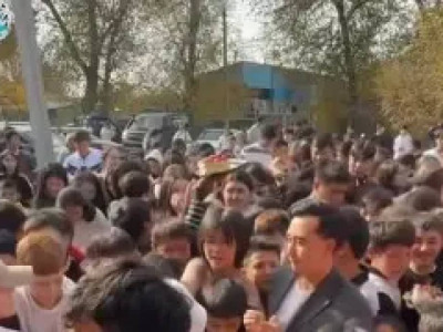 Тегін тамаққа таласқан алматылықтардың видеосы пайда болды