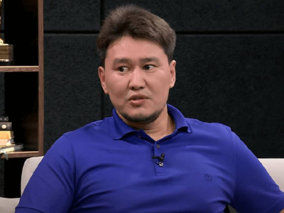 "Үйінде тұрып, шайын іштім": Жахан Отарғалиев Мөлдір Мұқановадан кешірім сұрады