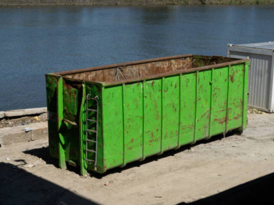 Оралда қоқыс жәшігінен баланың мәйіті табылды: Анасы табылды ма?