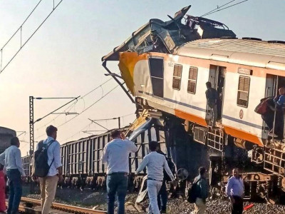 Үндістанда пойыздар соқтығысынан 6 адам қаза тапты