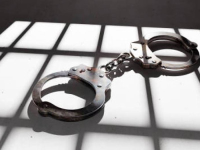 Батыс Қазақстанда екі полицей ұсталды