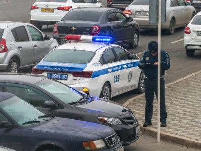 Талдықорғанда мас күйде көлік басқарған полиция қызметкері жол апатына түсті