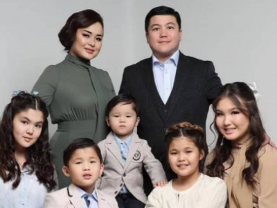 «Әкемді жамандап жазған сөздерді оқу маған ауыр тиеді»: Тұрсынбек Қабатовтың қызы жазба жариялады