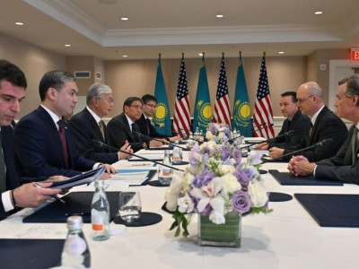 Тоқаев John Deere компаниясының ТМД және Орталық Азия елдері бойынша президентімен кездесті